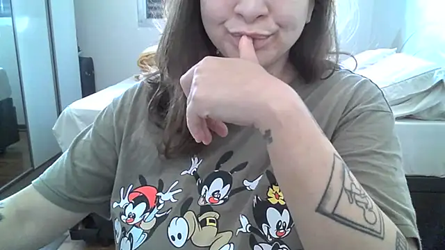 Snapshot of xxxluana chatting on 04/04/26, 12:45 xxxluana online show from 04/04/26, 12:45