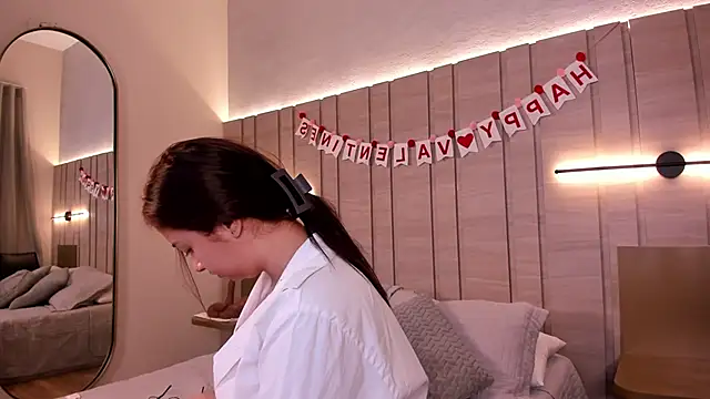 Snapshot of Zoe_Mendez chatting on 02/14/26, 12:05 Zoe Mendez online show from 02/14/26, 12:05