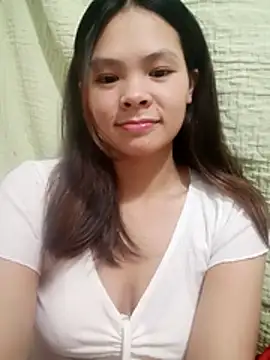 quynhquynh  online show from 12/14/25, 02:44