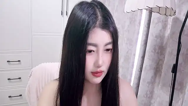 XIAOFENG-2025 online show from 07/18/26, 08:45