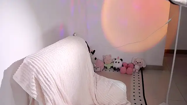 XIAOFENG-2025 online show from 03/31/26, 06:26