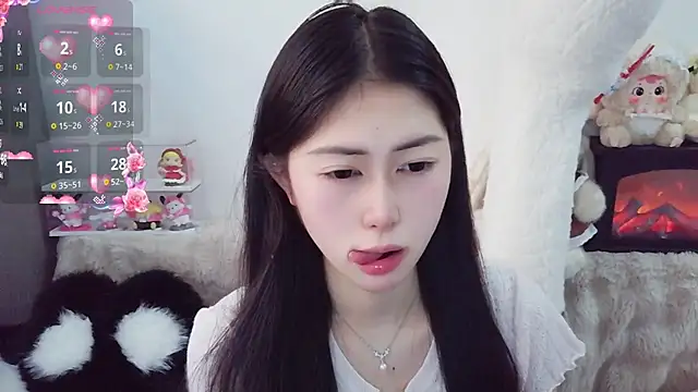 Snapshot of TuTu-077 chatting on 05/04/26, 07:11 TuTu-077 online show from 05/04/26, 07:11