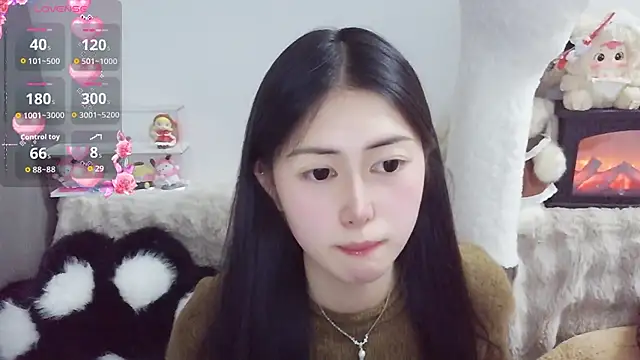 Snapshot of TuTu-077 chatting on 05/04/26, 07:17 TuTu-077 online show from 05/04/26, 07:17