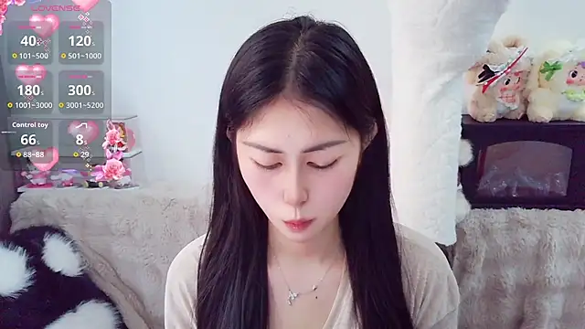 Snapshot of TuTu-077 chatting on 05/29/26, 04:29 TuTu-077 online show from 05/29/26, 04:29