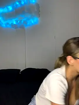 Sharlotte Davin online show from 11/27/25, 01:17