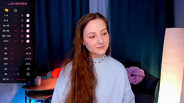 Snapshot of velvet_cherry_ chatting on 11/28/25, 09:09 velvet cherry online show from 11/28/25, 09:09