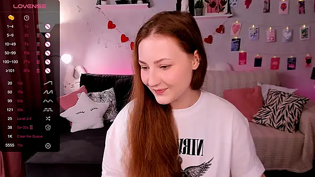 Snapshot of velvet_cherry_ chatting on 05/06/26, 08:51 velvet cherry online show from 05/06/26, 08:51