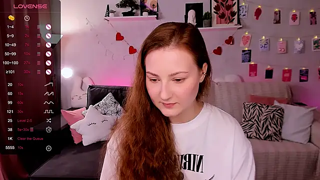 velvet cherry  online show from 04/19/26, 08:59