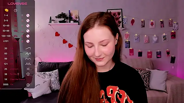 velvet cherry  online show from 04/25/26, 07:55