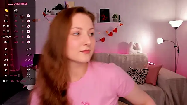 Snapshot of velvet_cherry_ chatting on 11/22/25, 08:46 velvet cherry online show from 11/22/25, 08:46