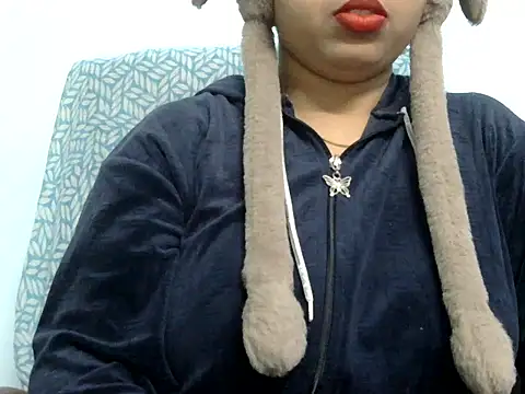 Snapshot of SugarNila chatting on 12/20/25, 07:00 SugarNila online show from 12/20/25, 07:00