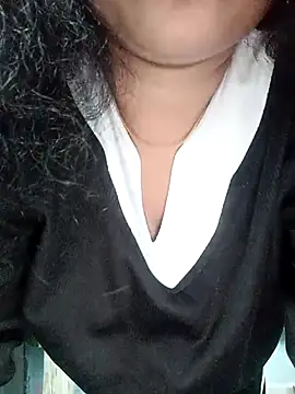 Snapshot of SugarNila chatting on 12/14/25, 07:25 SugarNila online show from 12/14/25, 07:25