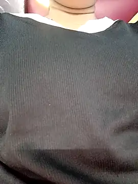 Snapshot of SugarNila chatting on 11/30/25, 01:39 SugarNila online show from 11/30/25, 01:39