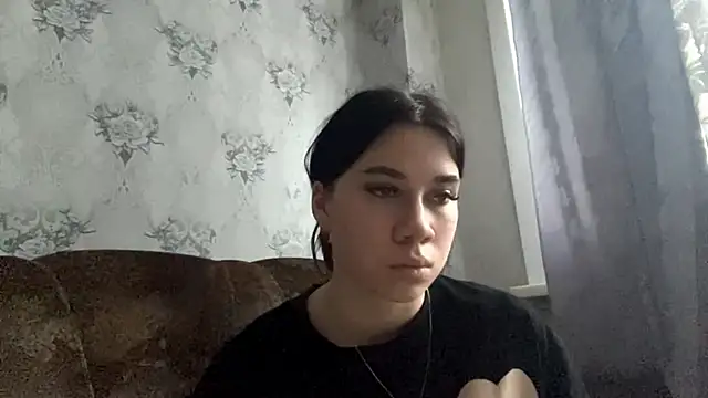 DebbiGoodknight online show from 12/04/25, 09:41