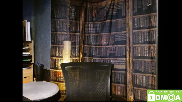 Snapshot of justshutupandwatch chatting on 11/25/25, 06:25 justshutupandwatch online show from 11/25/25, 06:25