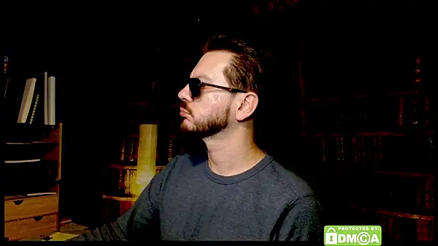 Snapshot of justshutupandwatch chatting on 12/18/25, 09:58 justshutupandwatch online show from 12/18/25, 09:58