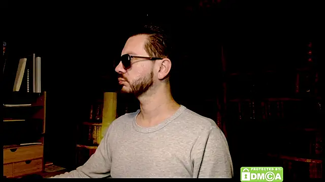 Snapshot of justshutupandwatch chatting on 12/15/25, 04:46 justshutupandwatch online show from 12/15/25, 04:46