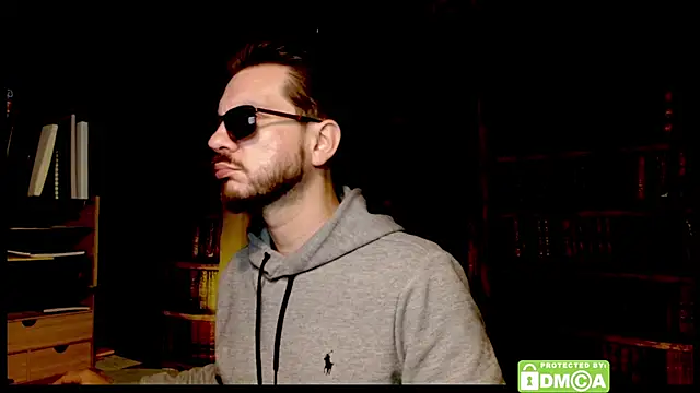 Snapshot of justshutupandwatch chatting on 12/17/25, 09:14 justshutupandwatch online show from 12/17/25, 09:14