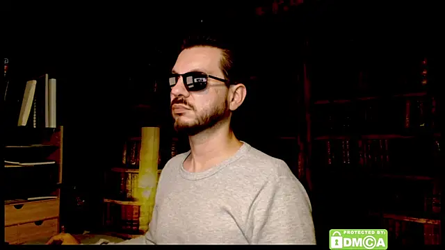 Snapshot of justshutupandwatch chatting on 12/16/25, 04:50 justshutupandwatch online show from 12/16/25, 04:50