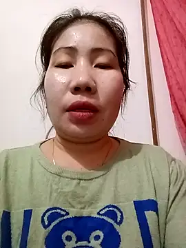 Snapshot of Reema_143 chatting on 02/20/26, 01:02 Reema 143 online show from 02/20/26, 01:02