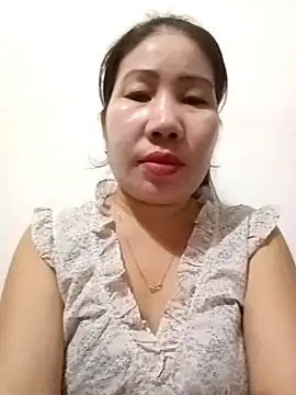 Snapshot of Reema_143 chatting on 12/22/25, 01:55 Reema 143 online show from 12/22/25, 01:55