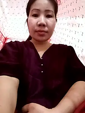 Snapshot of Reema_143 chatting on 01/13/26, 02:43 Reema 143 online show from 01/13/26, 02:43