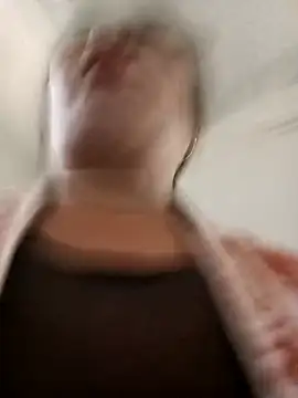 Snapshot of Reema_143 chatting on 12/03/25, 04:13 Reema 143 online show from 12/03/25, 04:13