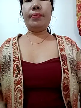 Snapshot of Reema_143 chatting on 12/05/25, 05:06 Reema 143 online show from 12/05/25, 05:06