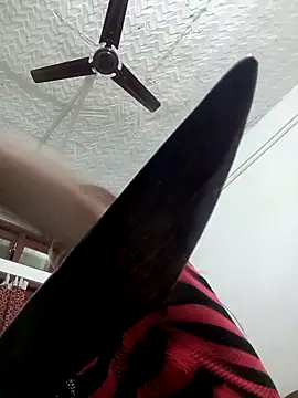 Snapshot of Reema_143 chatting on 02/18/26, 03:30 Reema 143 online show from 02/18/26, 03:30