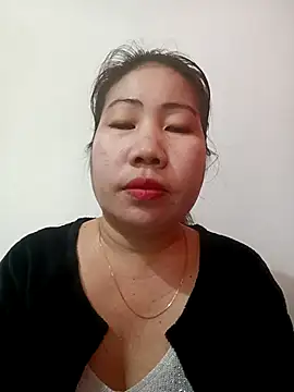 Snapshot of Reema_143 chatting on 02/06/26, 03:46 Reema 143 online show from 02/06/26, 03:46