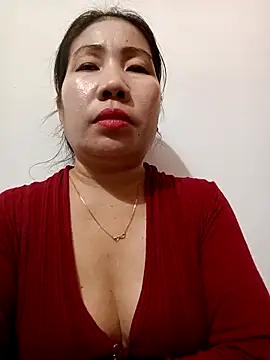 Snapshot of Reema_143 chatting on 12/18/25, 03:05 Reema 143 online show from 12/18/25, 03:05