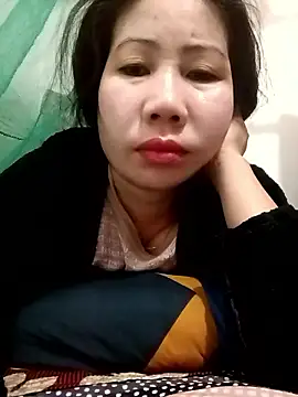 Snapshot of Reema_143 chatting on 01/05/26, 11:41 Reema 143 online show from 01/05/26, 11:41