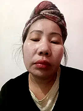 Snapshot of Reema_143 chatting on 02/16/26, 12:48 Reema 143 online show from 02/16/26, 12:48