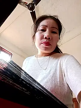 Snapshot of Reema_143 chatting on 01/12/26, 05:47 Reema 143 online show from 01/12/26, 05:47