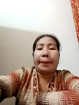 Snapshot of Reema_143 chatting on 12/04/25, 04:44 Reema 143 online show from 12/04/25, 04:44