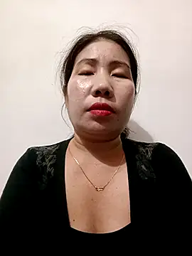 Snapshot of Reema_143 chatting on 12/17/25, 02:55 Reema 143 online show from 12/17/25, 02:55