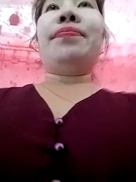 Snapshot of Reema_143 chatting on 01/16/26, 04:16 Reema 143 online show from 01/16/26, 04:16