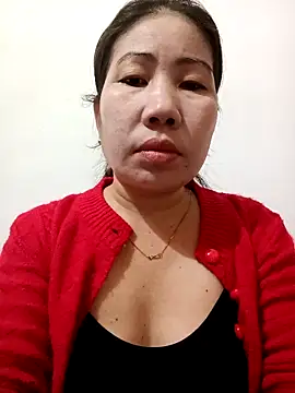 Snapshot of Reema_143 chatting on 12/16/25, 02:16 Reema 143 online show from 12/16/25, 02:16