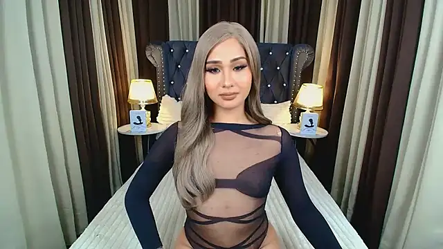 Iris Hilton online show from 12/18/25, 08:34