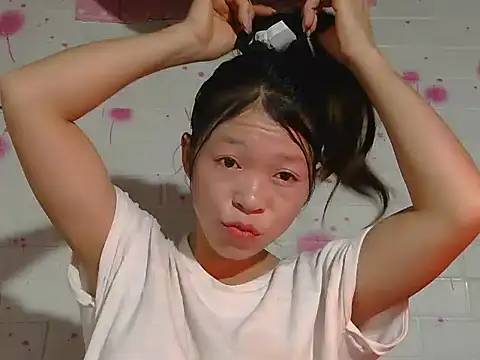 Kim mon online show from 12/17/25, 01:54