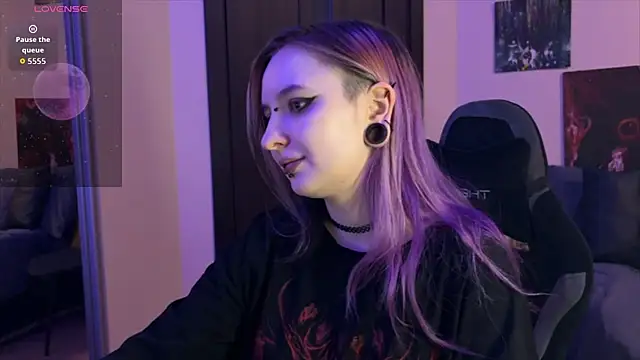 Snapshot of lavender_monster chatting on 02/08/26, 06:49 lavender monster online show from 02/08/26, 06:49