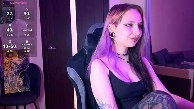 Snapshot of lavender_monster chatting on 02/21/26, 05:04 lavender monster online show from 02/21/26, 05:04