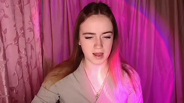 Snapshot of Illa_May chatting on 12/14/25, 12:11 Illa May online show from 12/14/25, 12:11