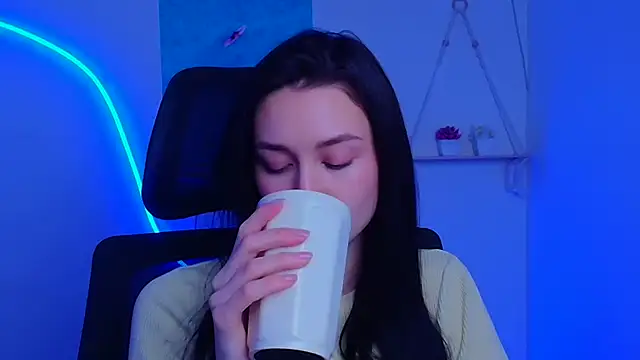 Snapshot of Stella_XO chatting on 12/15/25, 06:30 Stella XO online show from 12/15/25, 06:30