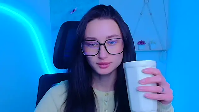 Snapshot of Stella_XO chatting on 12/19/25, 12:18 Stella XO online show from 12/19/25, 12:18