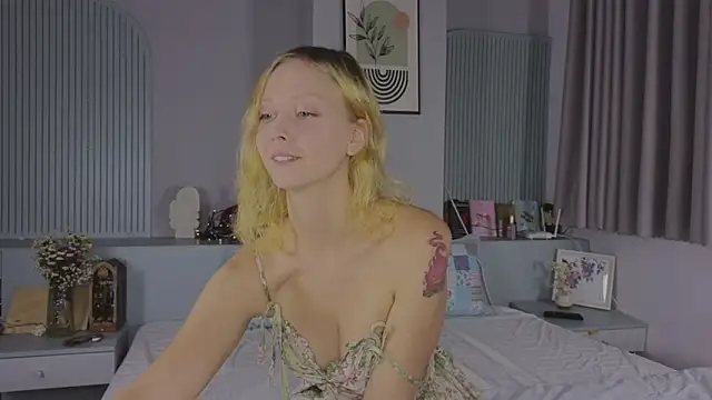 cassie miu online show from 12/01/25, 03:29