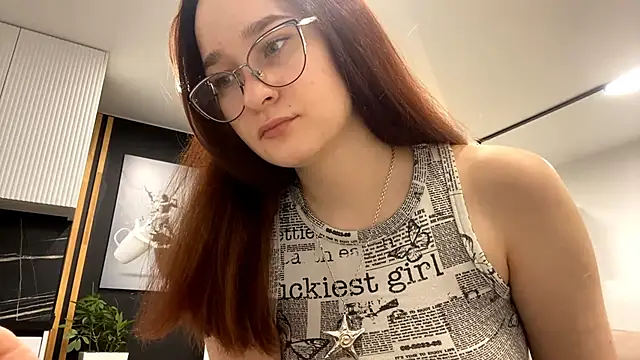 Snapshot of AylaRuer chatting on 12/01/25, 11:33 AylaRuer online show from 12/01/25, 11:33