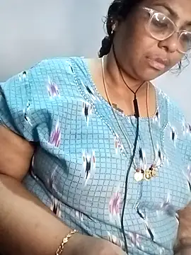 Riya-mallus online show from 11/30/25, 07:36