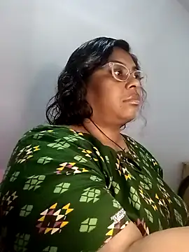 Riya-mallus online show from 11/26/25, 03:12