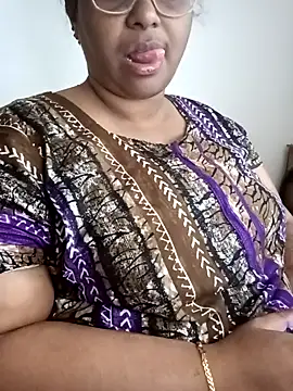 Riya-mallus online show from 11/20/25, 06:14